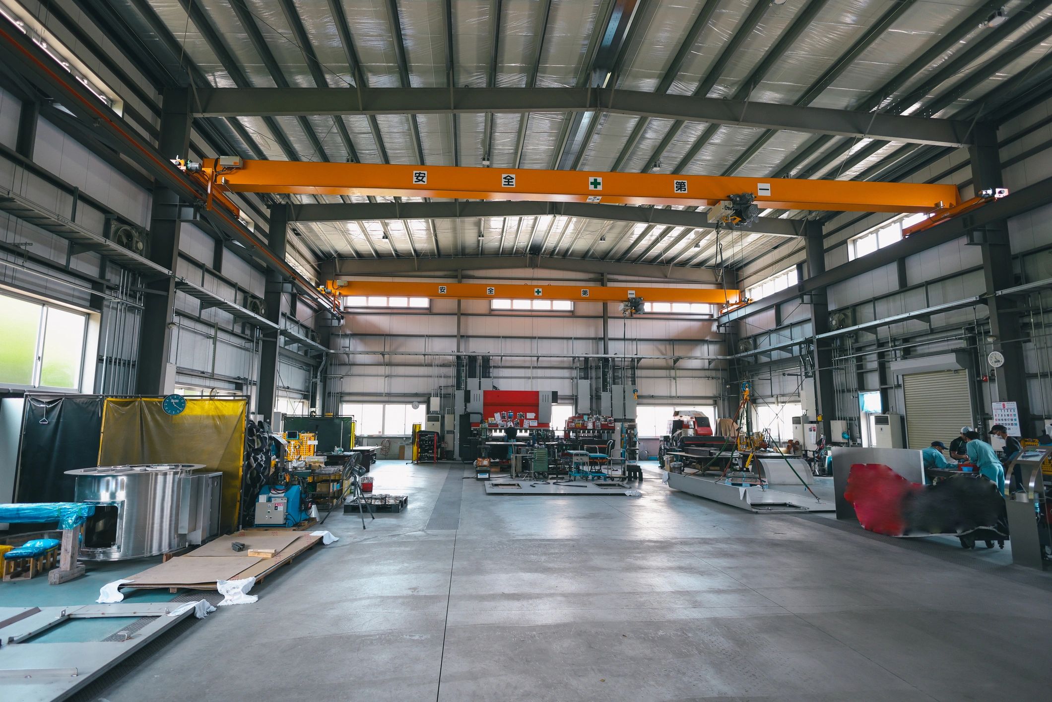 Large-scale manufacturing facility interior